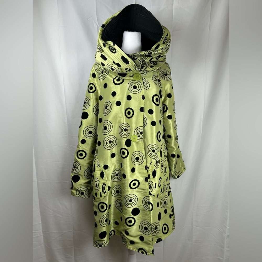 UBU Reversible Raincoat Small Green Polka Dot Hooded Cape Black Pleated
